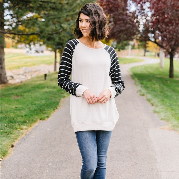 FINAL SALE❗️Suede Elbow Patch Raglan Sleeve Top - Picture 6 of 8